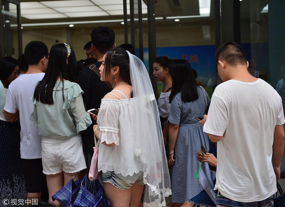 美国联邦航空管理局?因政府停摆，<将>40个主要机场航班量削减10%