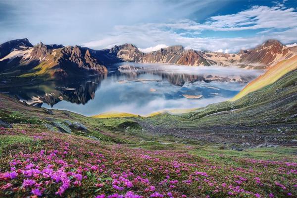冷空气催热“暖经济”，?电商平台保暖服饰大卖，洗护服务需求激增