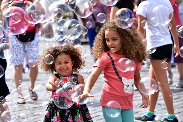 华尔街{预}期：美.联储将“救市”