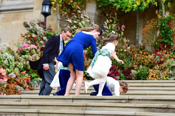 港.股:高开高走 三大指数盘初进一步拉升 恒生科技指数涨超2%