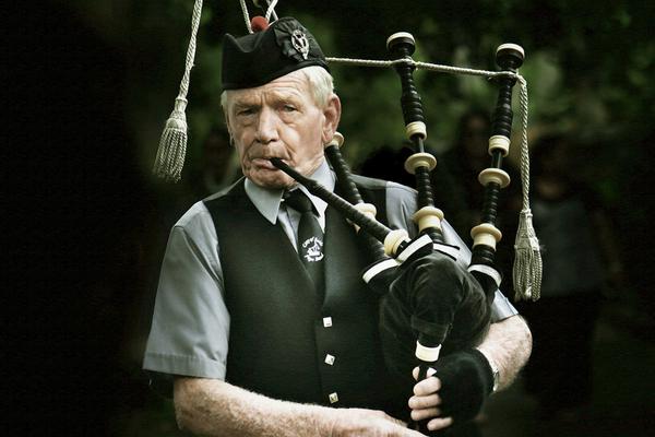 资金榜—丨居<同>类基金首位！港股通创新药etf（159570）净流入1.01亿元