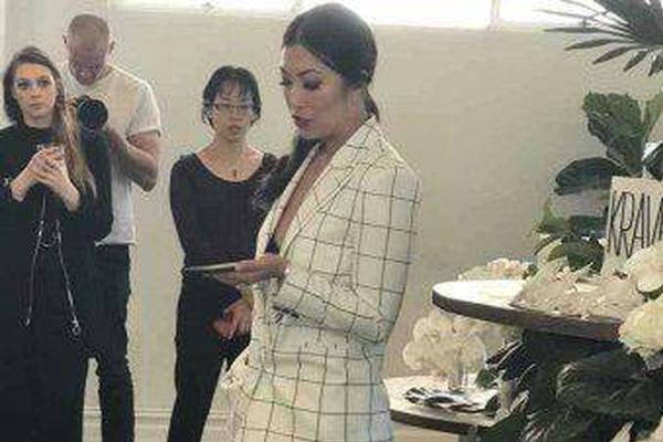 光刻机概念股走低 凯{美}特气触及跌停