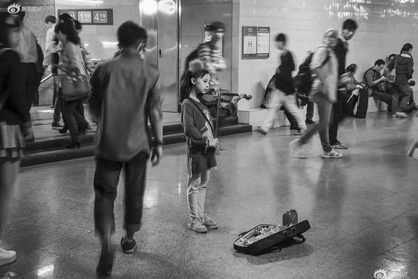 b站：今年二季度总营收同比,增长2{0}% 调整后净利润5.6亿元