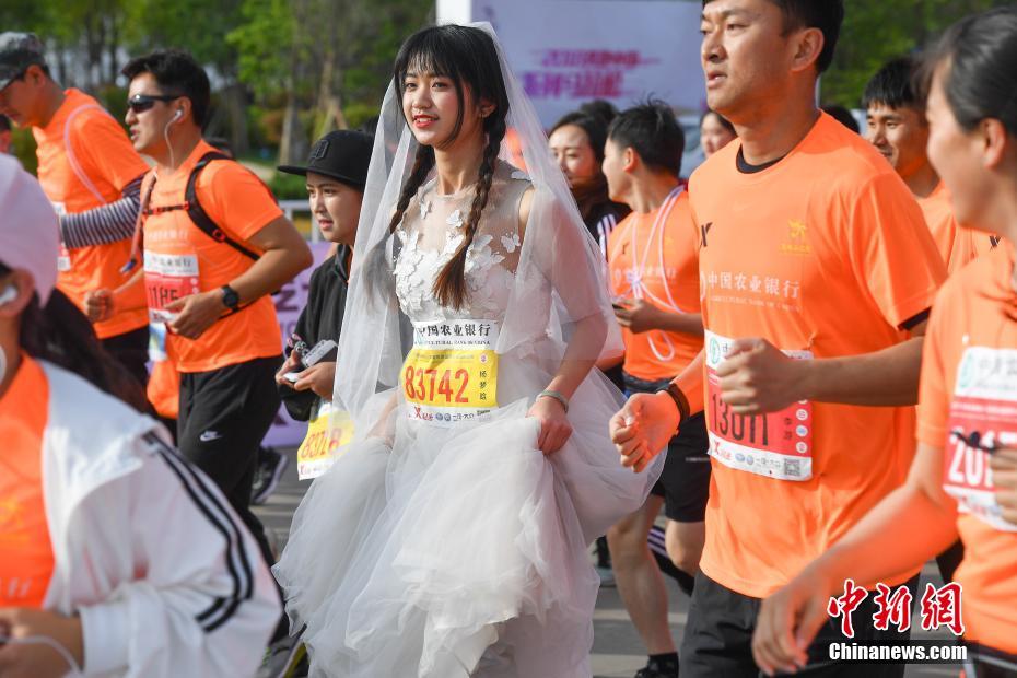 集体涨.停.！刚刚，三大利好突袭！