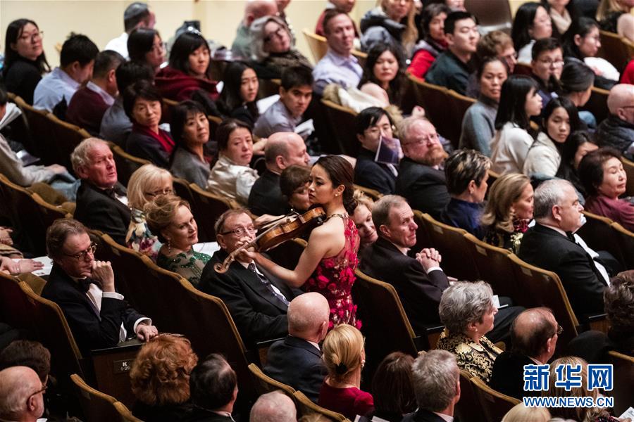 西藏天路董事.刘显军因工作调整辞职